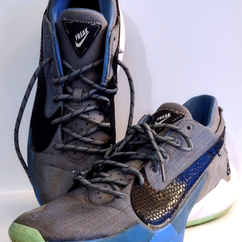 🏀NIKE - ZOOM "FREAK2" Particle Grey - Size13😎